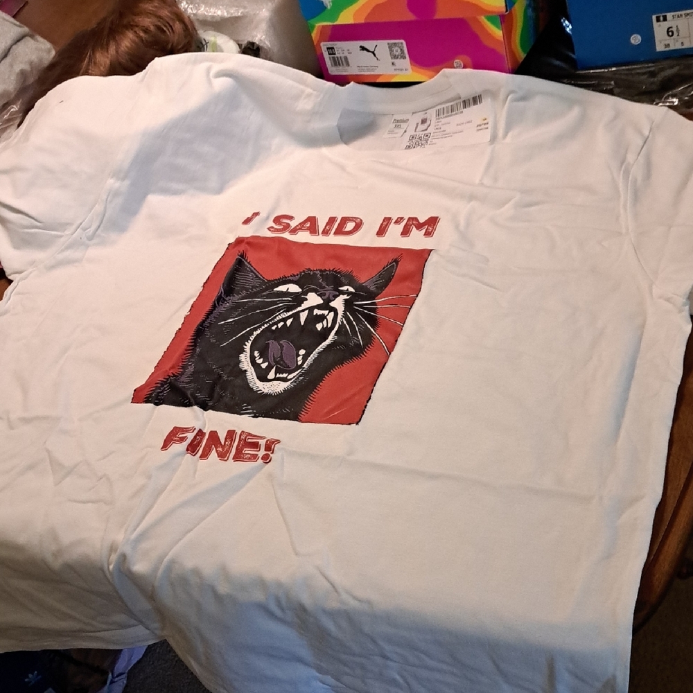 White Graphic Cat T-Shirt 3X Ptp 28"